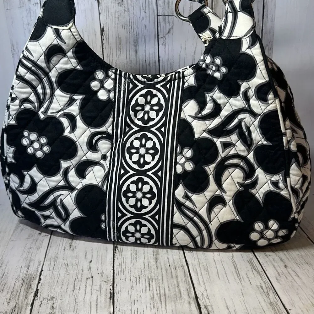 Vera Bradley Shoulder Bag Quilted Magnetic Closure Black White Floral‎ LOOK - Picture 2 of 11